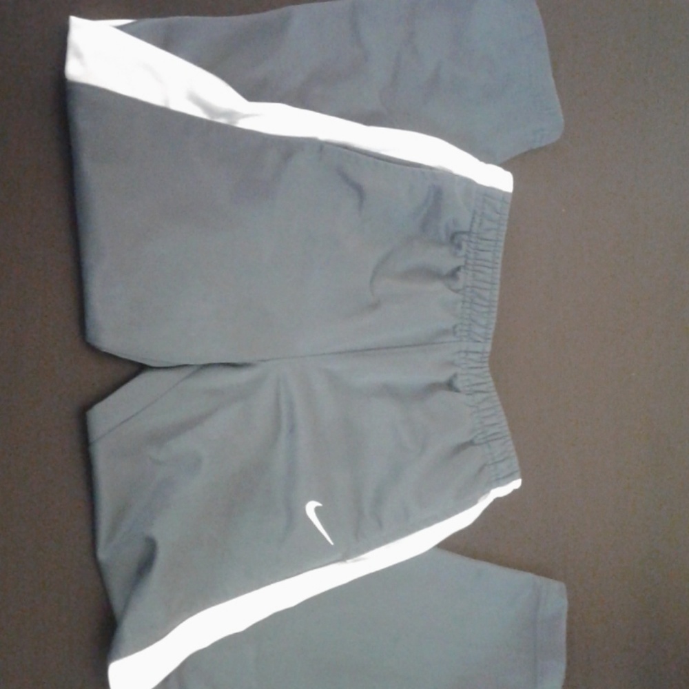 Nike boys 7
